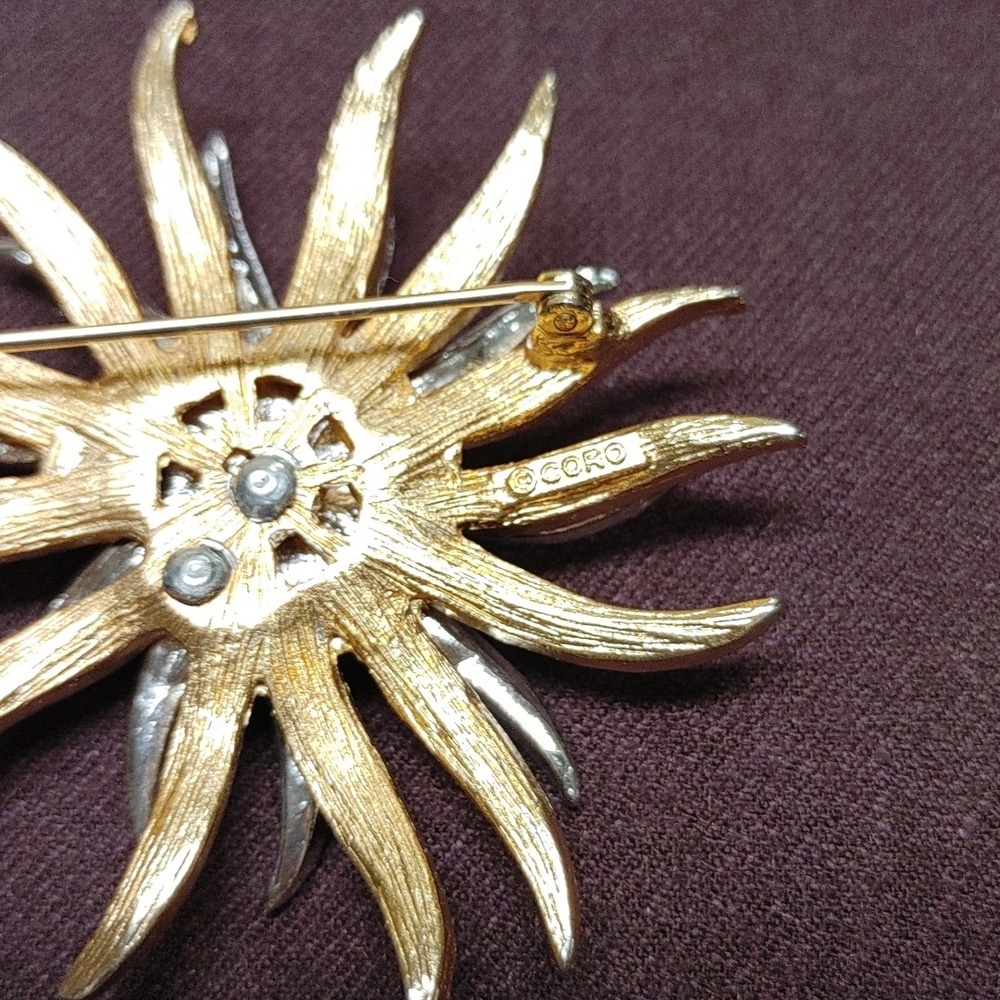 VTG Coro Elegant Gold and Silver Floral Brooch - Picture 8 of 9